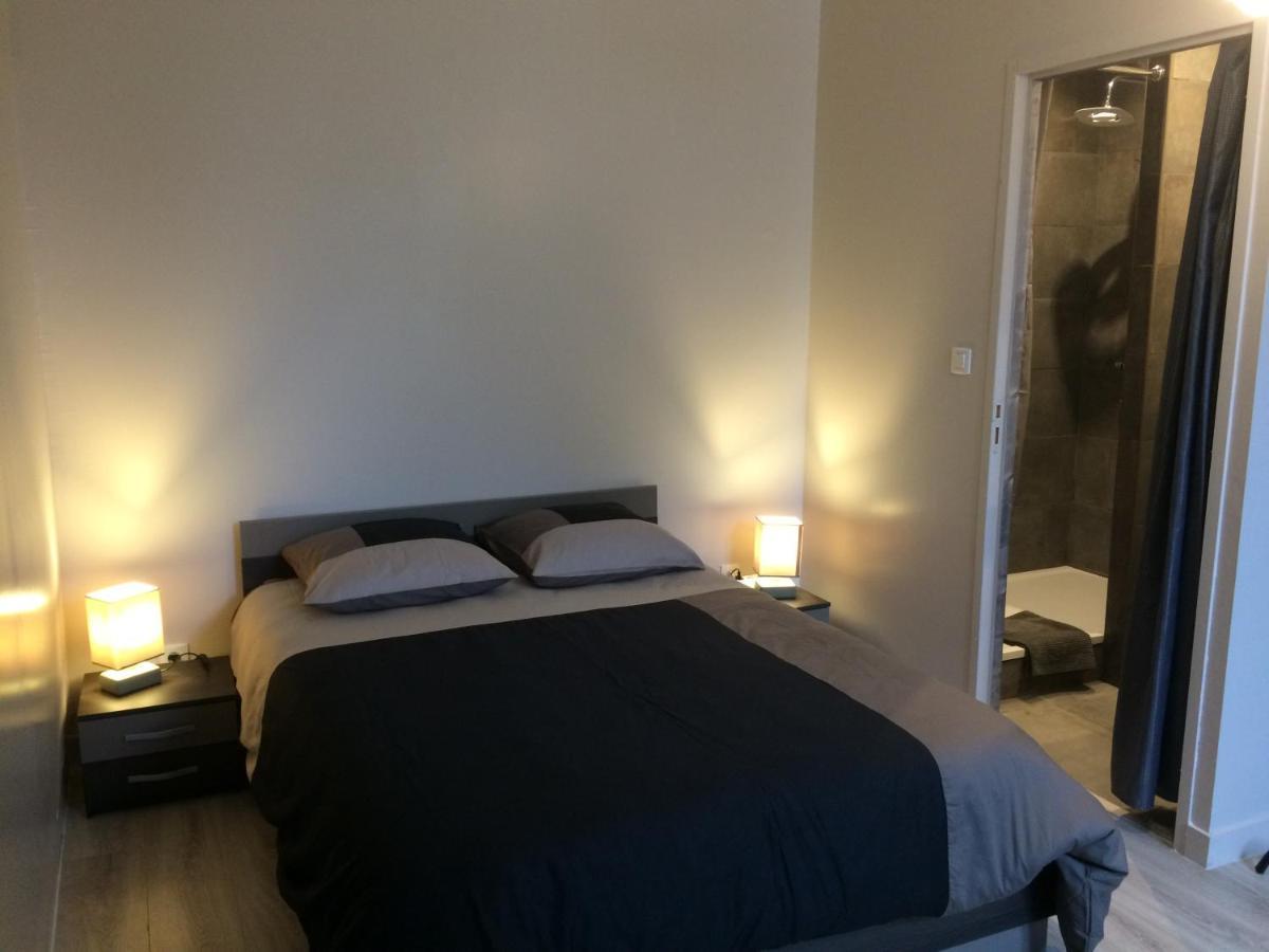 Studio Proche Gare Avec Kitchenette Et Wifi - Porte Rouge Thiviers Ngoại thất bức ảnh